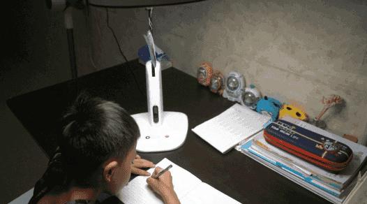 有红光护眼，还能提高孩子学习效率？爱德华天使2润眼灯测评