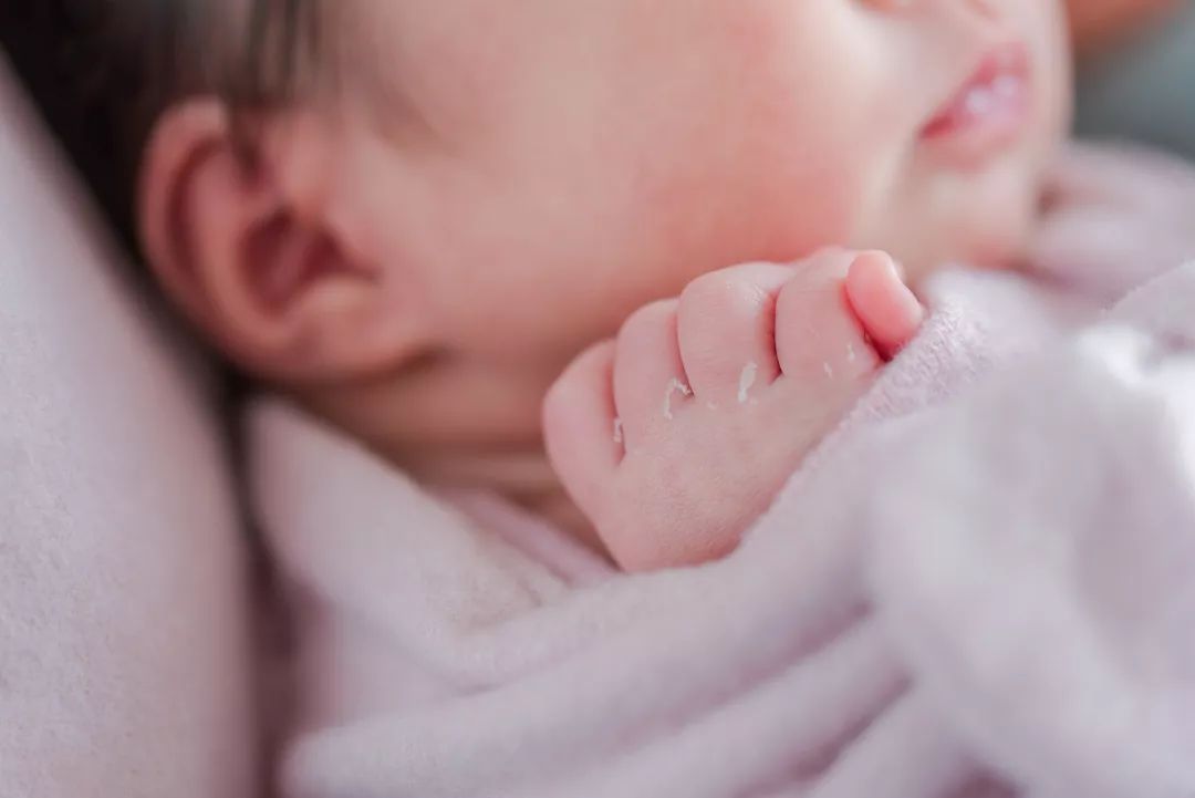 新生儿该怎么喂养不容易生病,新生儿喂养护理的误区