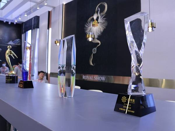 御秀墙布为啥专卖店少,御秀墙布