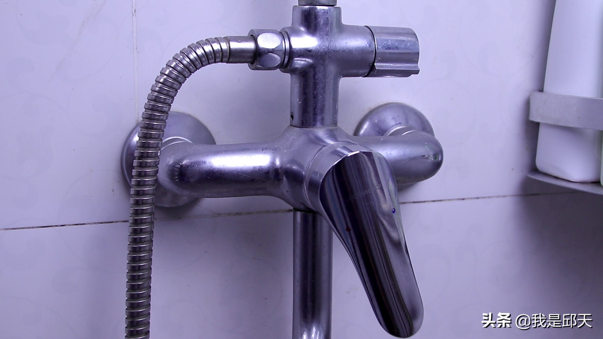 水龙头上的水渍清除小技巧,水龙头上的水渍如何去除