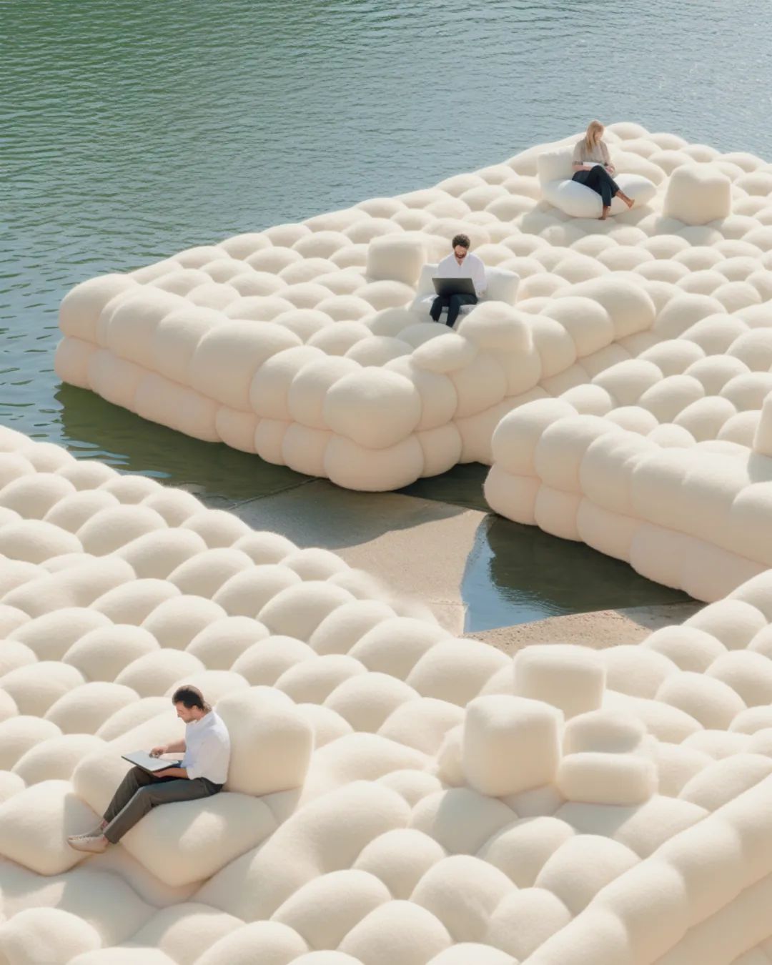 GUCCI把“灵车”开上街了？网友：这设计癫得我沉默了