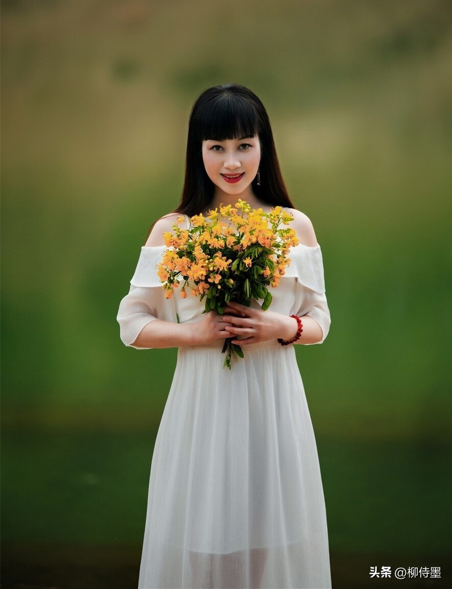 45岁如何拍照姿势好看,中年女性如何拍照最好看