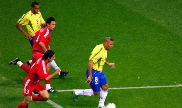 足坛现役世界第一梅西,2020世界第一身价运动员梅西