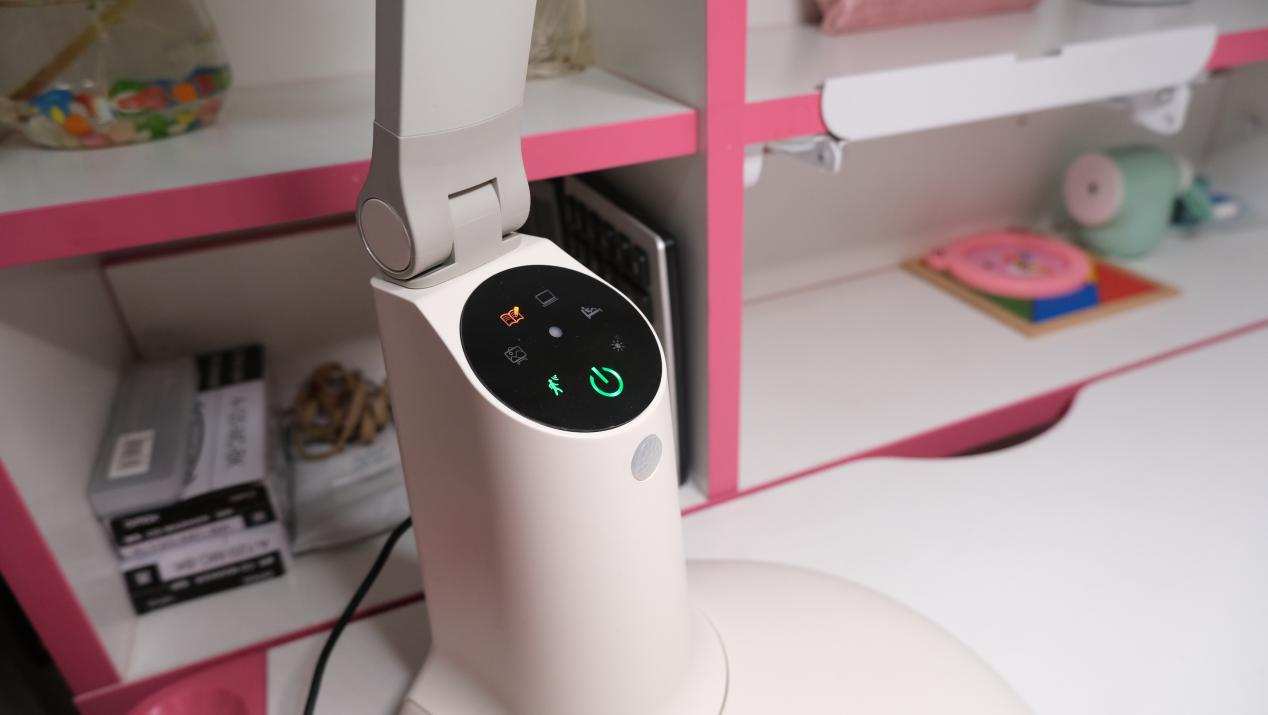 护眼灯到底哪个最好最实用,爱德华护眼灯真的能保护视力吗