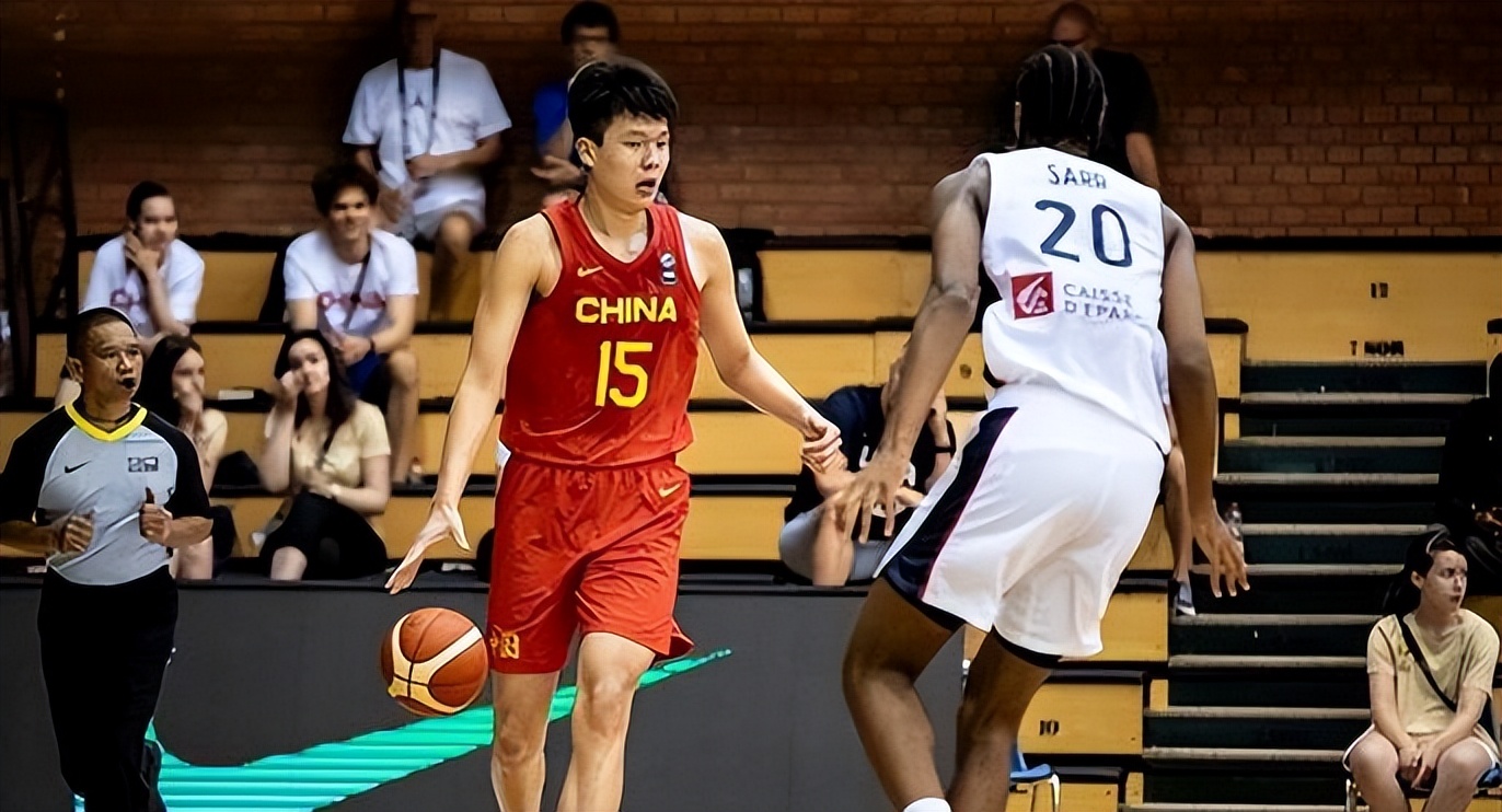 一场比赛征服国际篮坛，18岁的杨翰森，打进NBA，接班周琦？