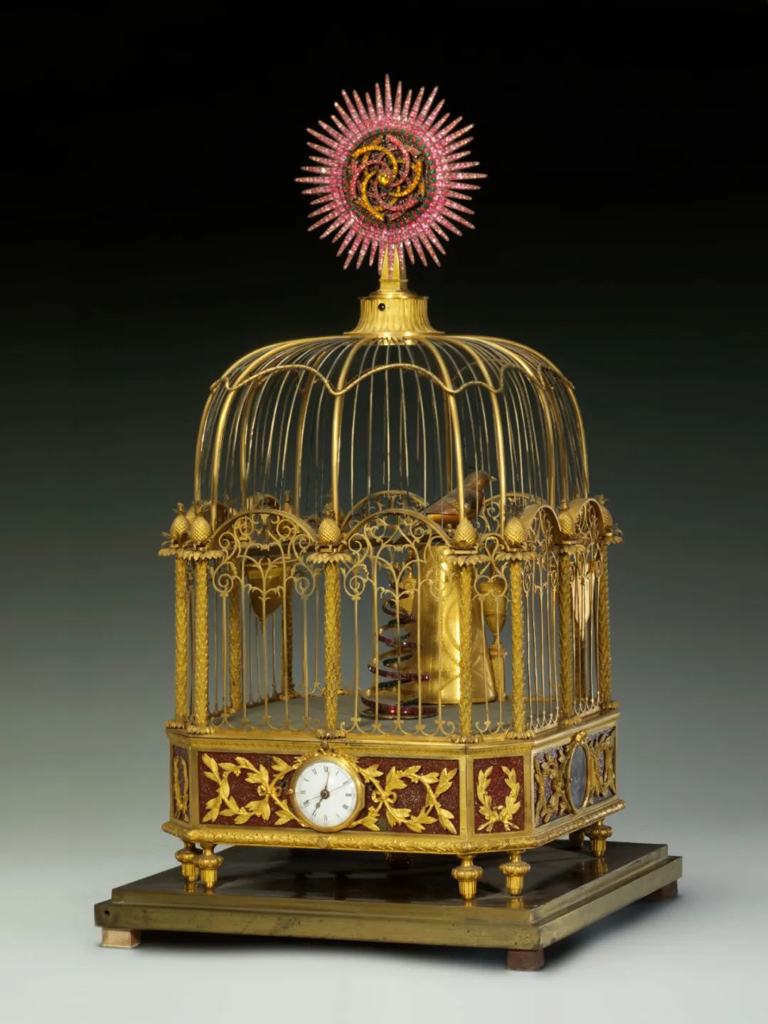 积家和百达翡丽哪个档次高,积家百达翡丽江诗丹顿哪个质量好