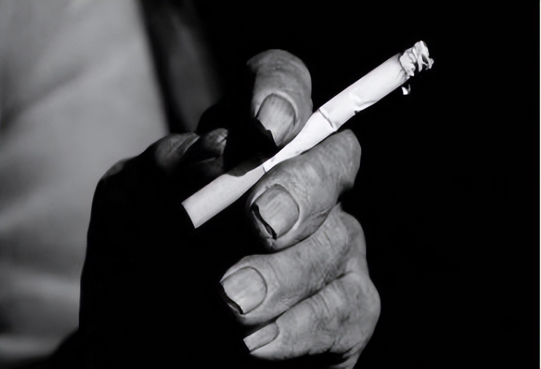 嗓子里面总有痰，痰多吐不完？教你3招，切断“生痰之源”