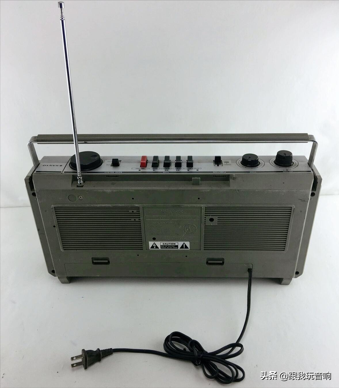 三洋SANYOM9705单卡四喇叭便携式立体声收录机