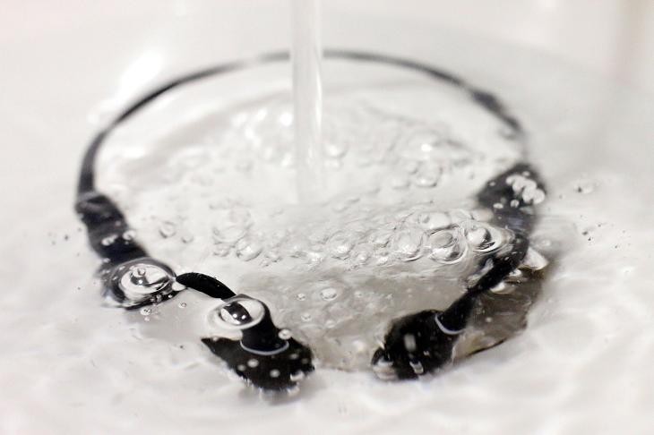 长期戴耳塞式耳机耳朵不舒服,戴耳机开始降噪耳朵不舒服