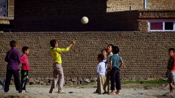 你为什么喜欢足球该怎么回答,你为什么喜欢足球这项运动