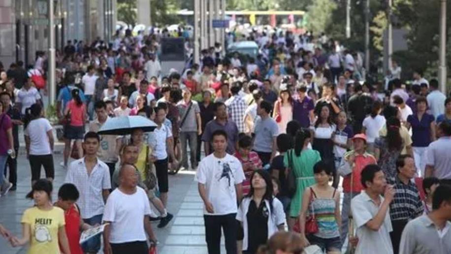 成都人均月收入和奢侈品,成都为什么奢侈品消费第一