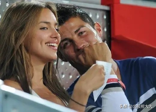 “情场浪子”C罗的风流人生：15个神级女友无缝衔接，只玩不负责