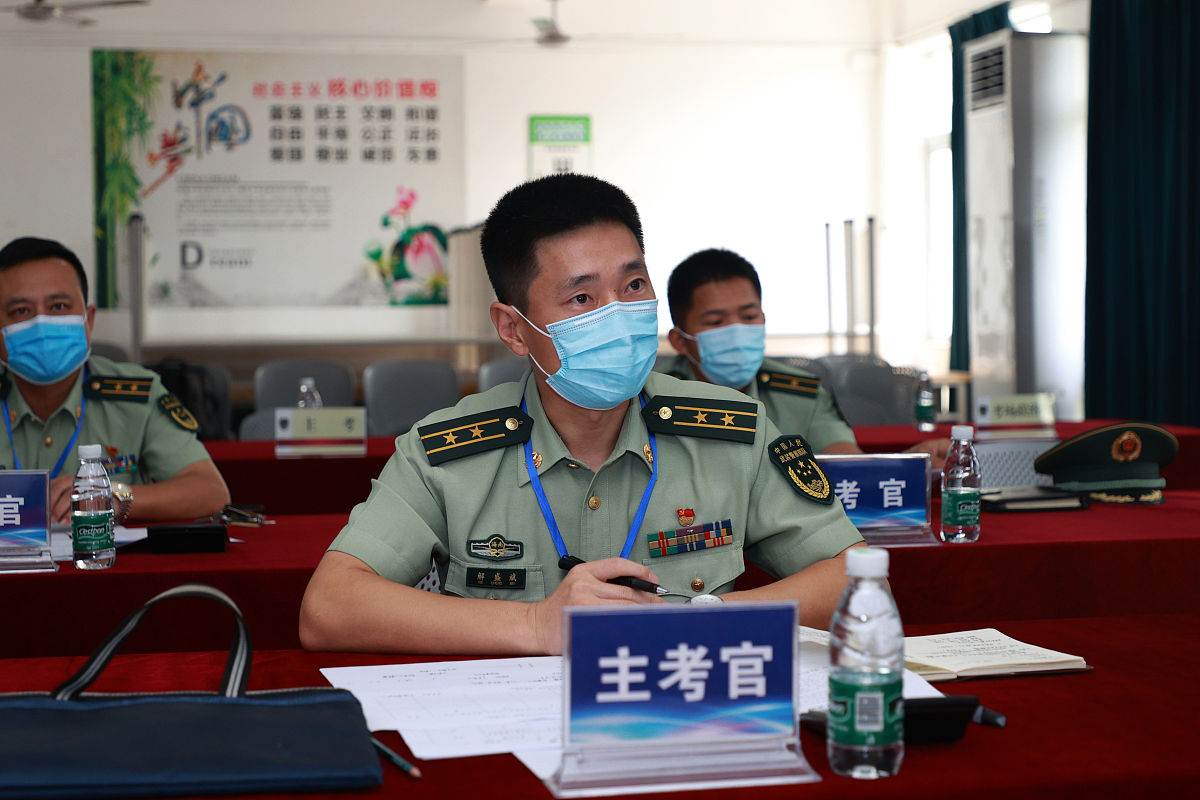 部队文职转业后是公务员待遇吗,军队文职待遇和公务员的区别