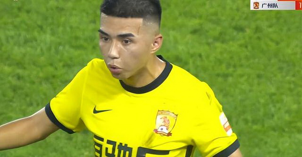 徐新在上港最新的情况,青岛海牛vs上海上港比赛徐新表现