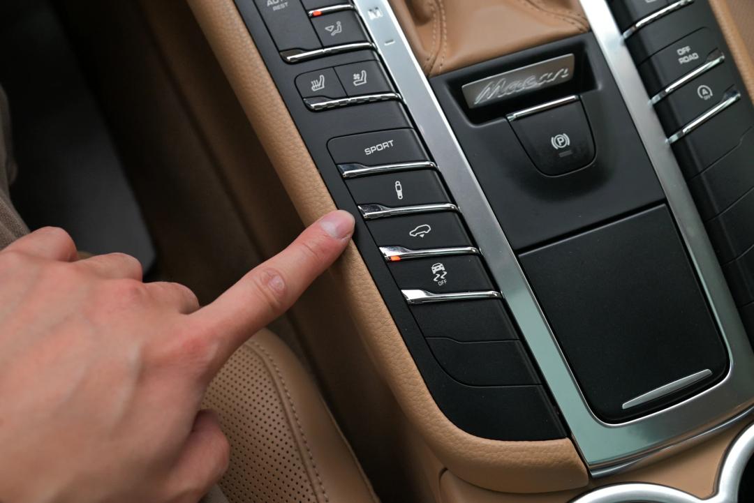 macans保时捷2023款顶配,macans保时捷新款