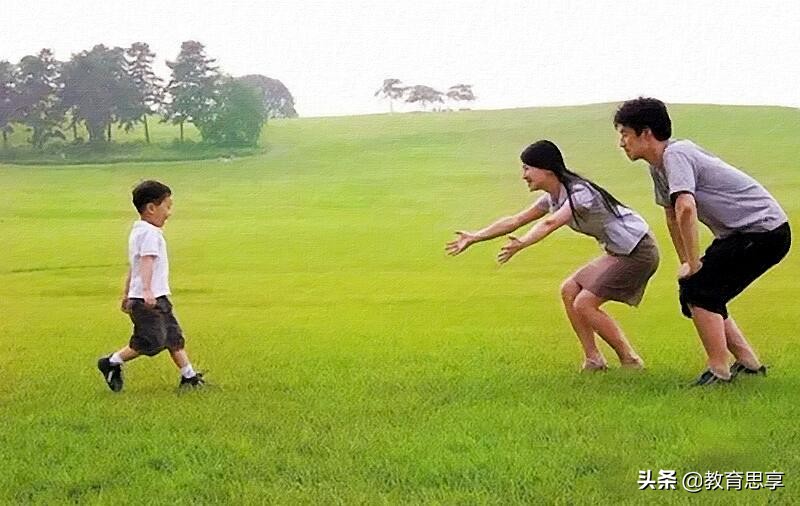 纸箱里的孩子,也可以很快乐