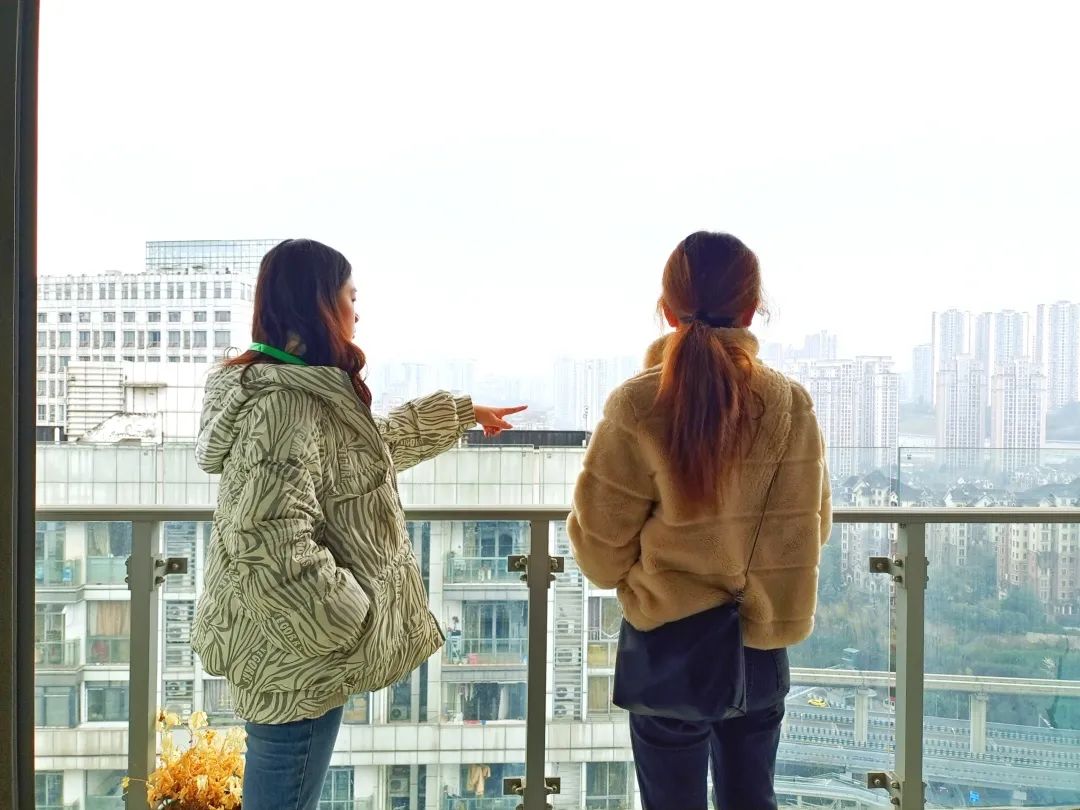 打工人涌入大城市：长租公寓爆满，简历多到看不过来