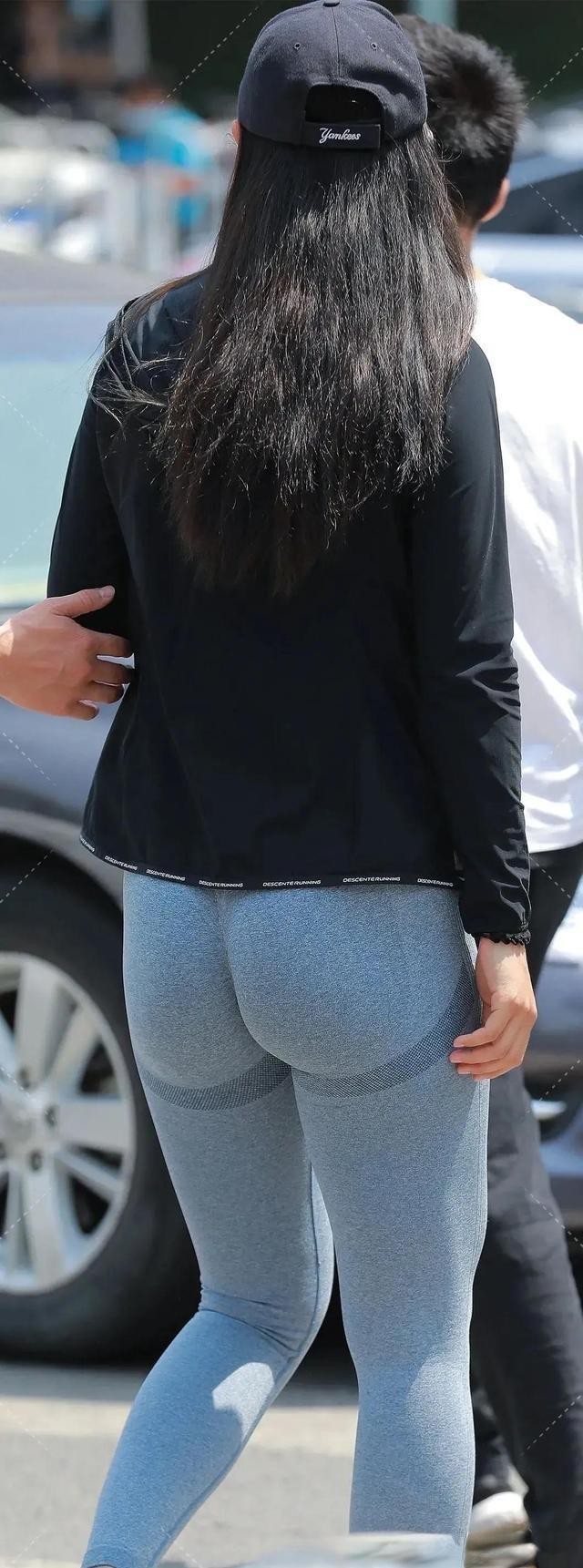 优雅清爽的瑜伽裤穿搭更有立体感,光彩夺目的瑜伽裤显瘦好搭配