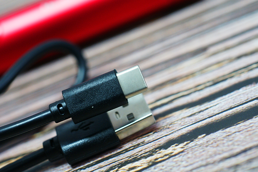 纳拓雷电电弧防身手电筒拆解,纳拓电弧防身手电电压多少