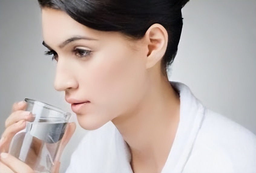 吃什么水果可以让皮肤变好,女性皮肤变好多吃什么水果