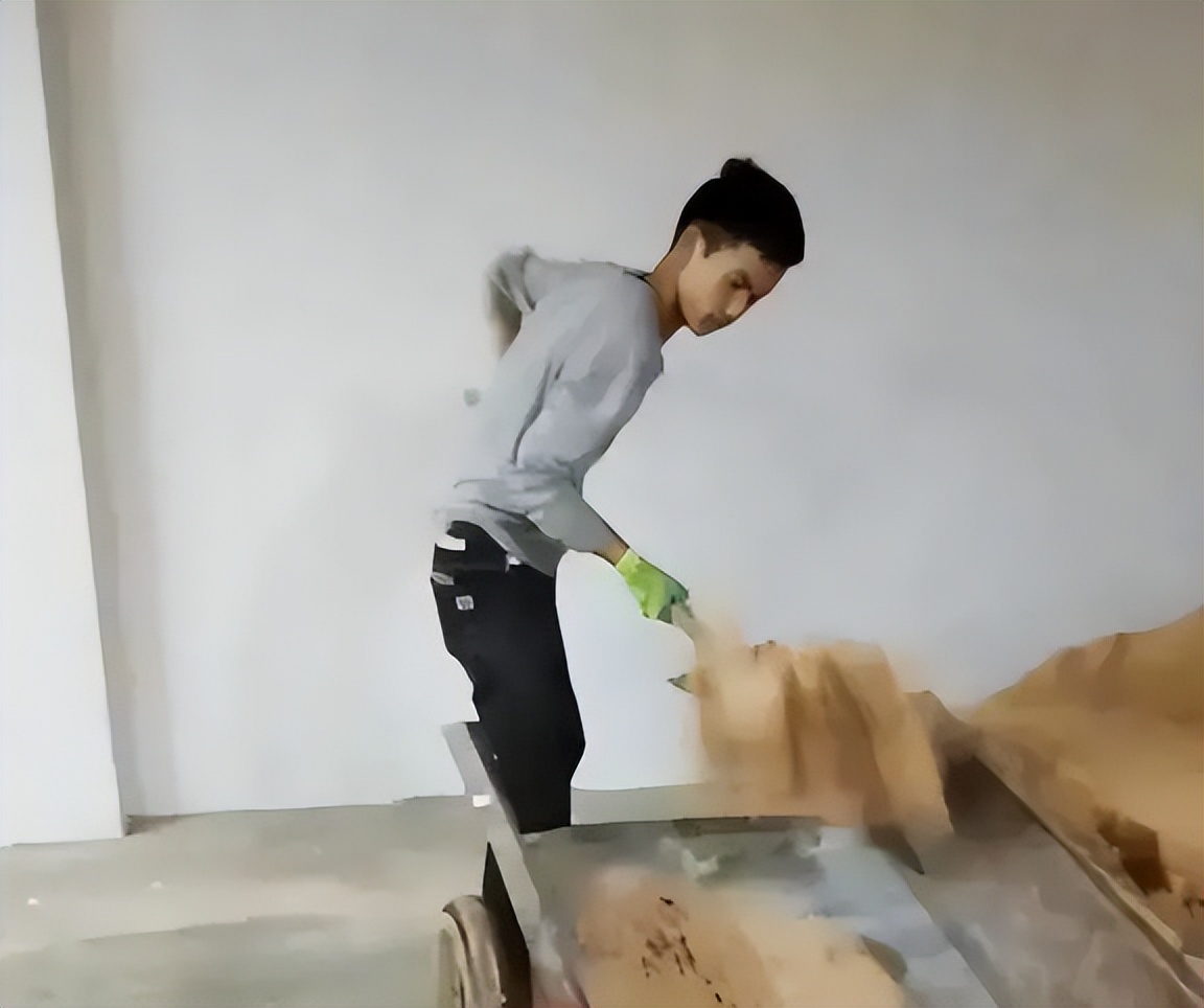 高考第一个交卷称高考太简单,声称考题太简单最后考了多少分