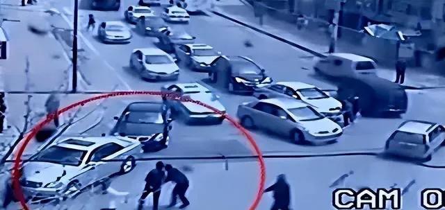 大连执勤交警被打死后续,大连交警被当街打死怎么处理的