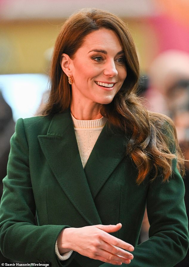 凯*马特**不停蹄宣传新项目，活力满满干劲儿足，还难得“捧场”贝嫂