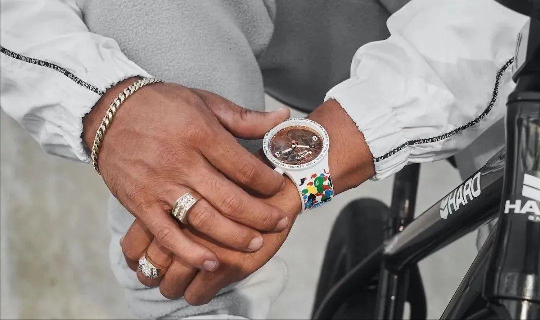 年轻人戴什么表比较合适,年轻人戴机械表还是智能表