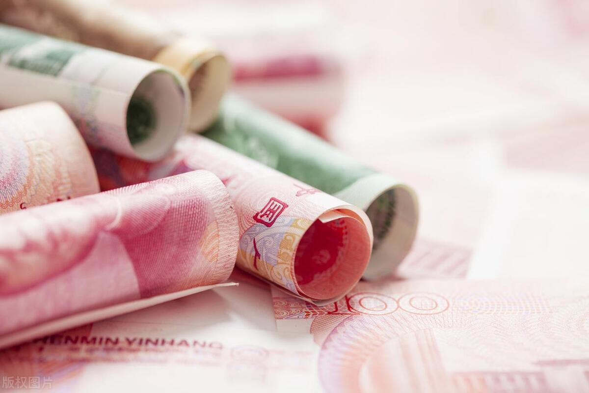 美国希望中方收手？不许人民币取代美元？我国无视压力再抛美债！