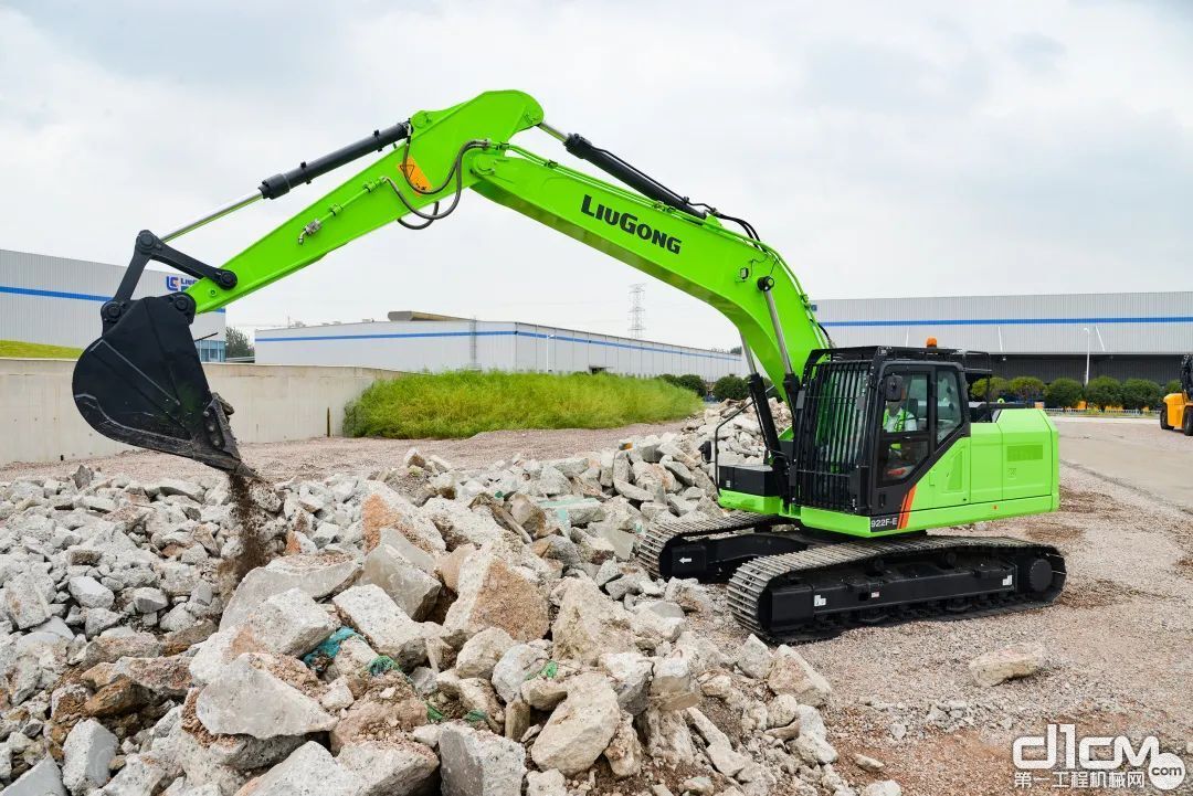 政策催化+三电技术，工程机械电动化已成定局