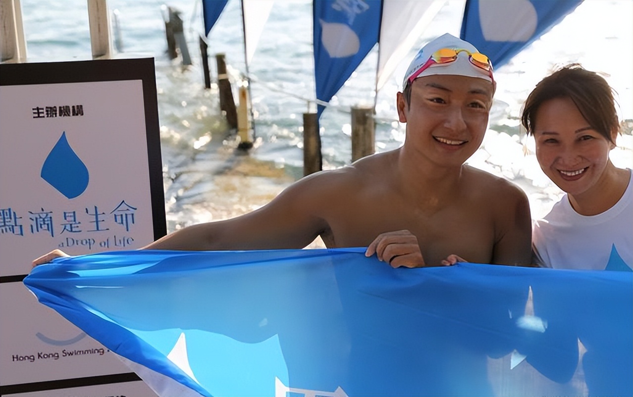 人比人气死人！这8位明星不但名气大，还个个“身怀绝技”