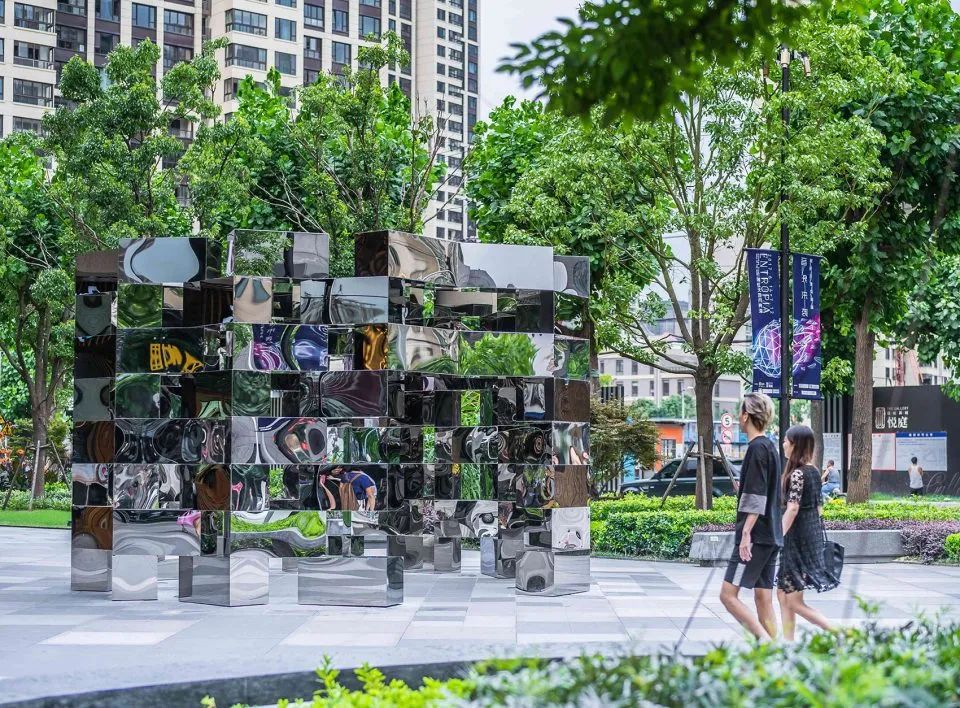 什么是镜面板呢,工地用的镜面板是哪种