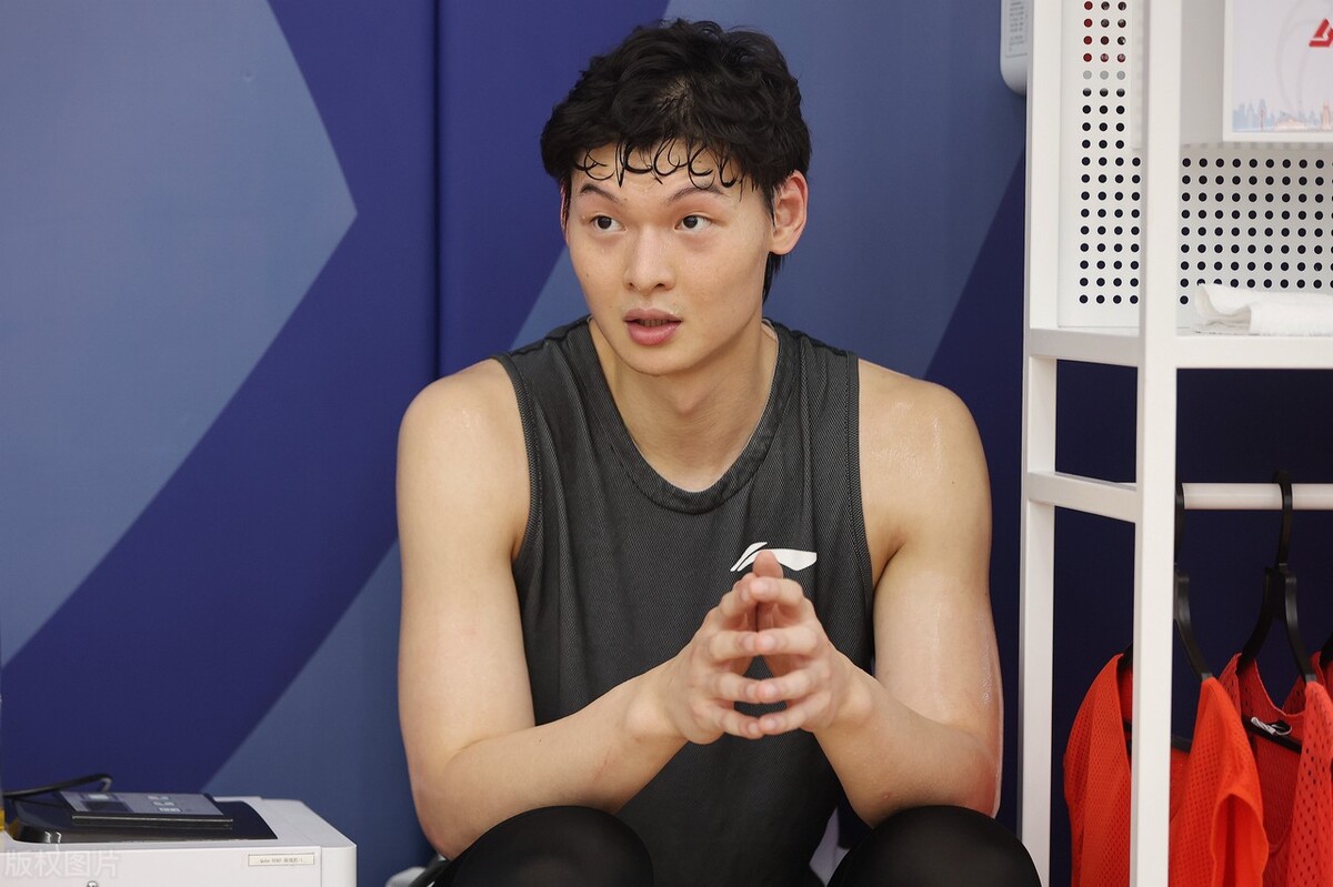 丁彦雨航赵睿王哲林高诗岩去军营,王哲林值8000万吗