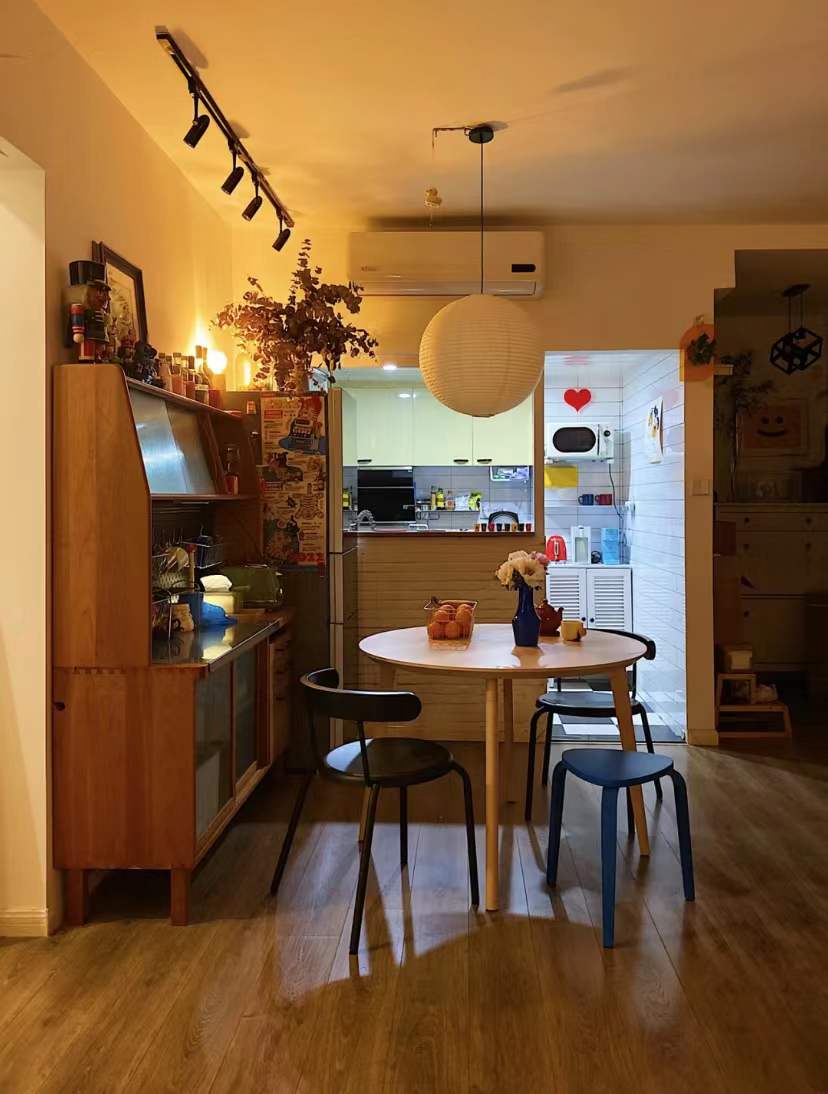 发现一户装修很精致的现代轻奢风,发现一位网友的家因装修风格走红