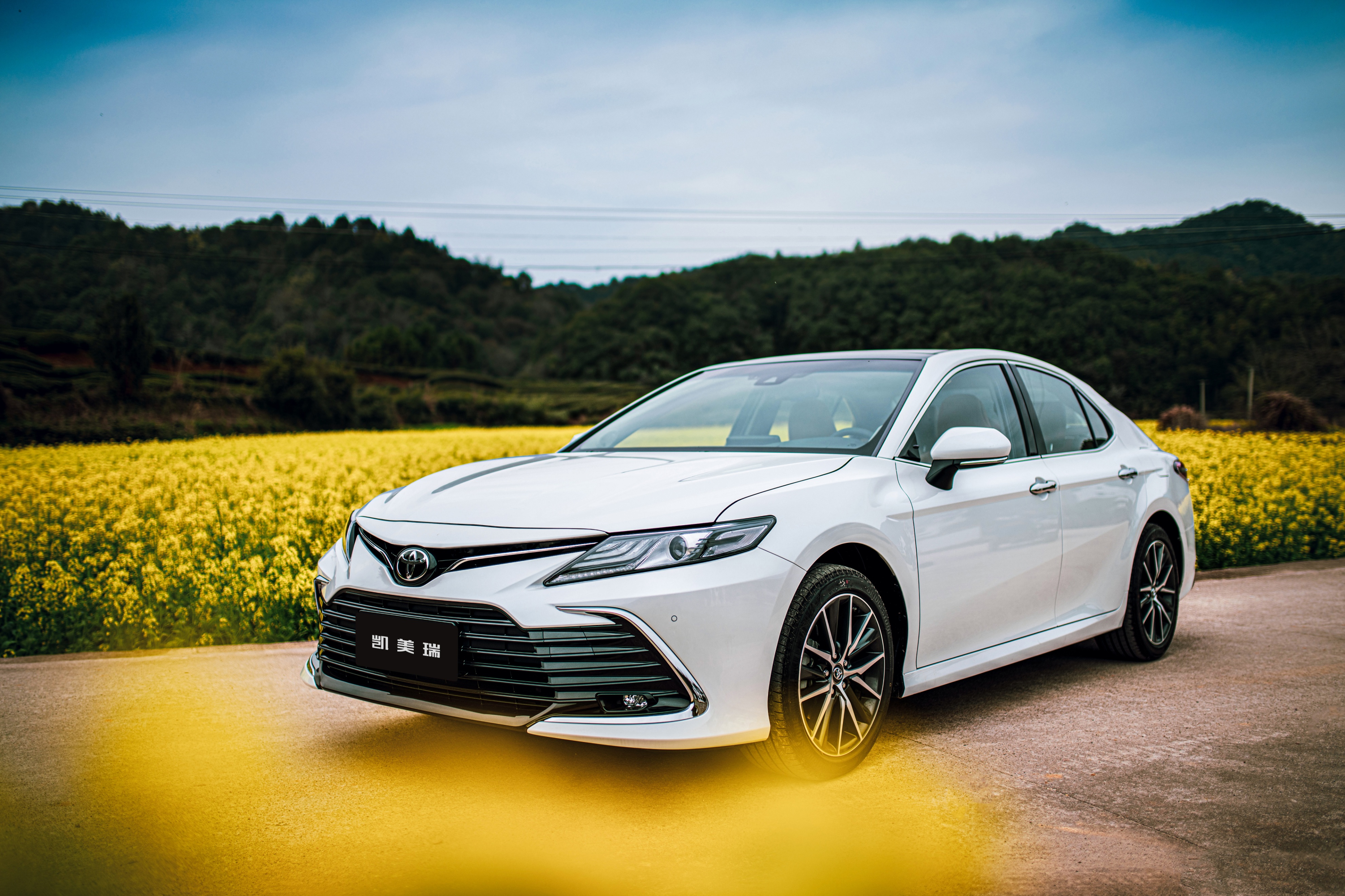 凯美瑞第八代：五年增配不加价，性价比领跑中高级旗舰车市