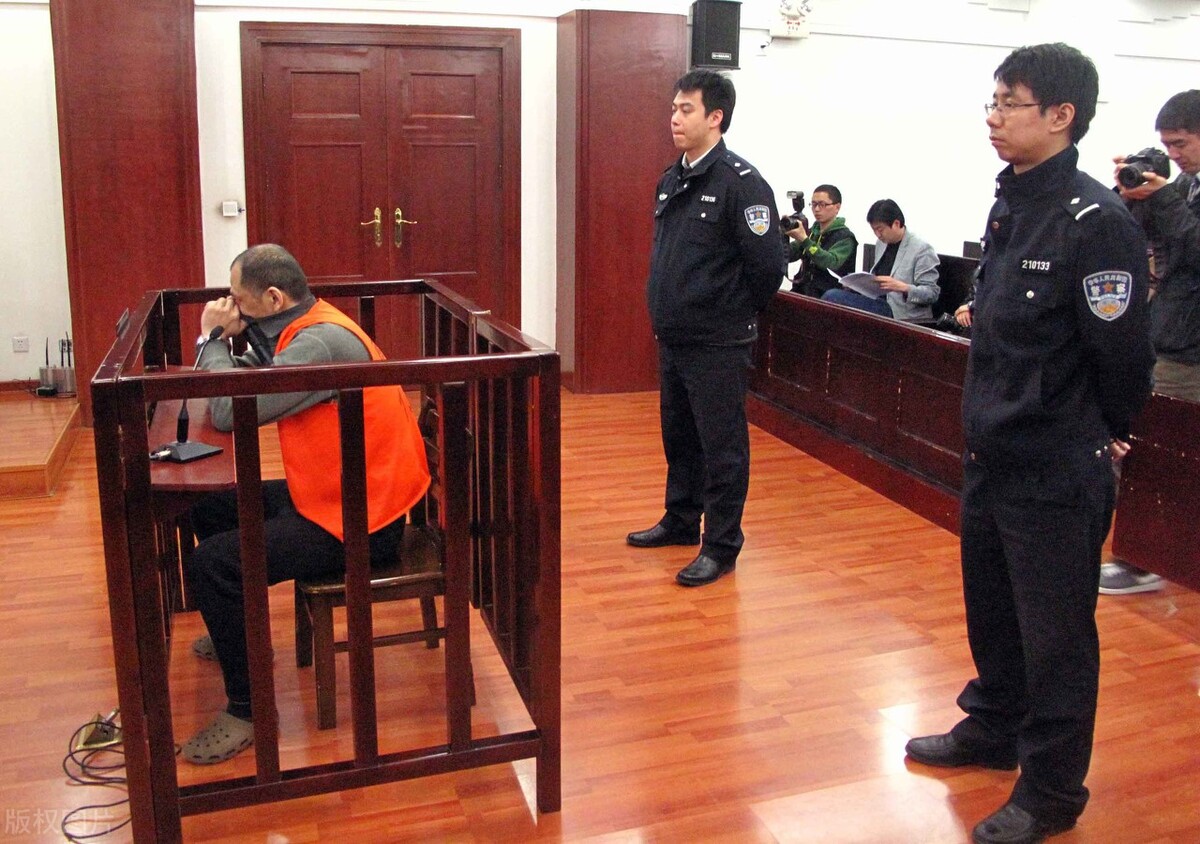 开车撞死人有保险个人还需要赔付,全责撞死人三者200万保险够赔吗