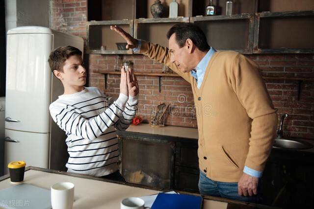 孩子买名牌,孩子想要品牌怎么办