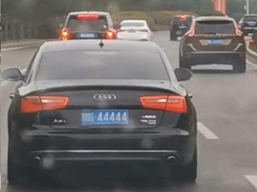 1万3千块租一天兰博基尼大牛,13000万租兰博基尼一天