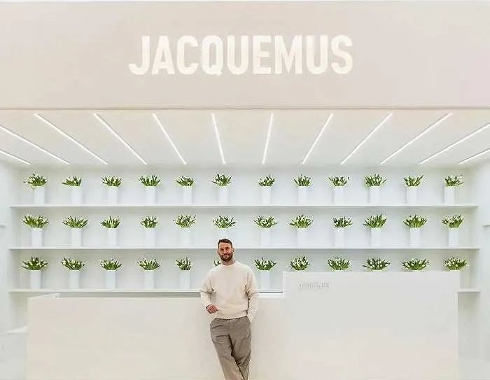 2023.03.02快报|梵几×鄂尔多斯发布联名在地系列；PUMA与Rihanna再度合作；Cartier与Tiffany达成和解