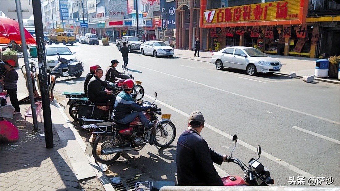 餐饮界大老板全家被残忍杀害：1997年歹徒持刀入室抢劫*门惨灭**案
