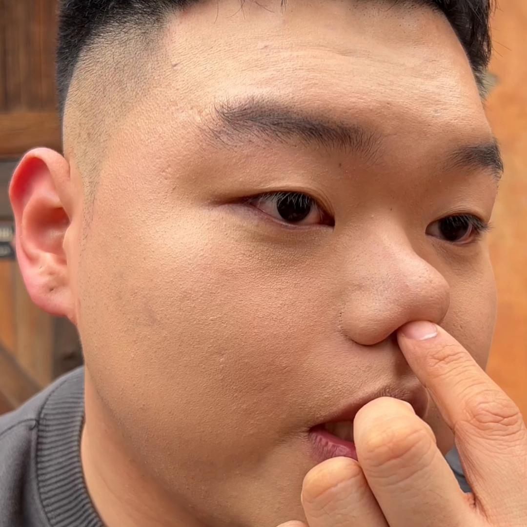 雅诗兰黛dw粉底液试色报告,雅诗兰黛dw粉底2c0测评