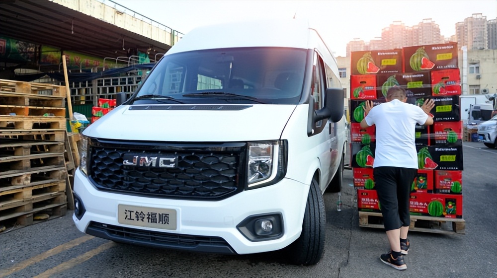 江铃福顺和全顺对比评测,江铃全顺对比大通v70