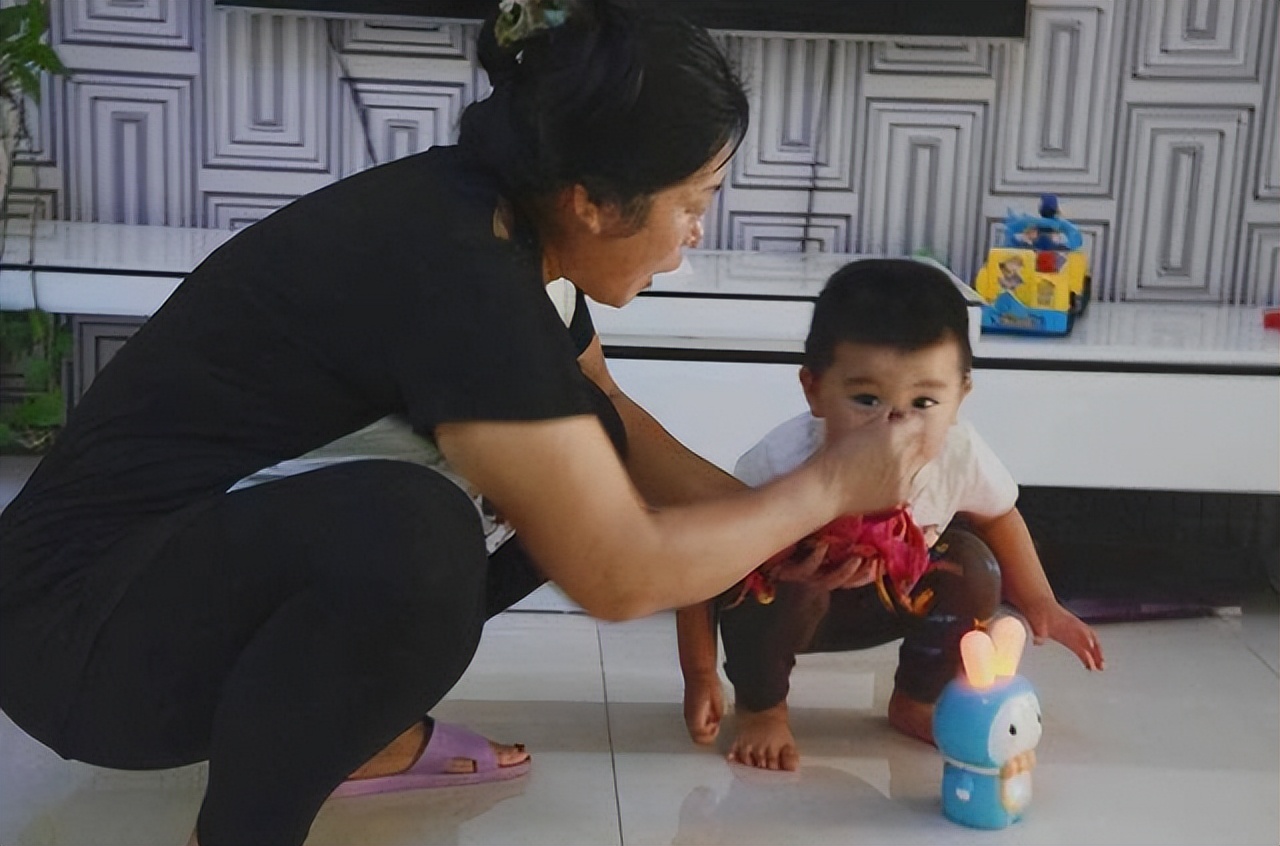 谁会管你带孩子有多累,觉得带孩子不辛苦的只有两种人