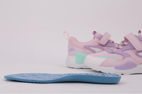 穿个洞洞鞋把脚给崴了,洞洞鞋厚底防崴