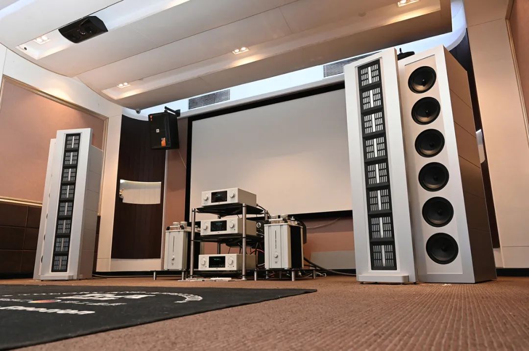 佰籁镫携手域丰—瑞士PIEGA品歌、德国T+A聽佳音旗舰店隆重开业