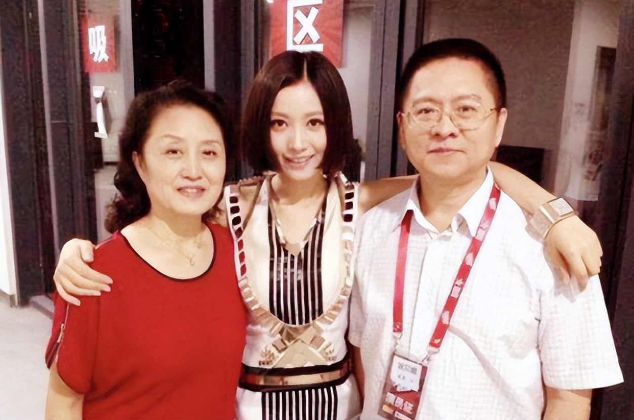 姚贝娜春晚现场,姚贝娜有哪三次上春晚