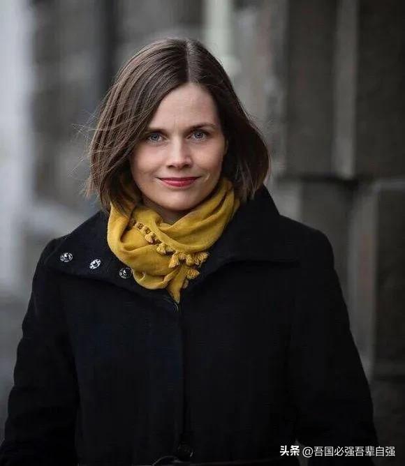 穿裙子的英国男人,穿裙子高跟鞋的男人