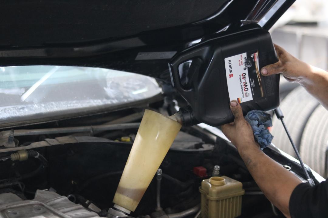 奥迪q7报废厂,老款奥迪q7出车祸