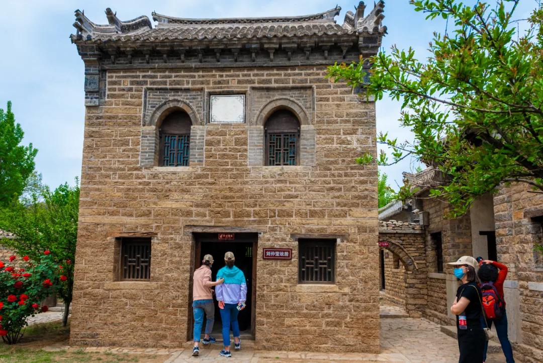 济南夜市网红打卡地点,济南网红打卡地经三路