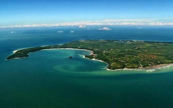 海边旅行最美海岛,阳光沙滩海浪最美海岛带你去看海